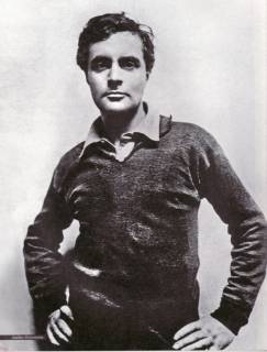 18962